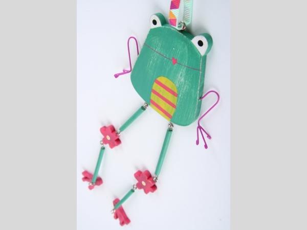 Hänger Frosch Holz
!! Aktionsartikel- Kein Umtausch / Rückgabe möglich !! B7 L35cm