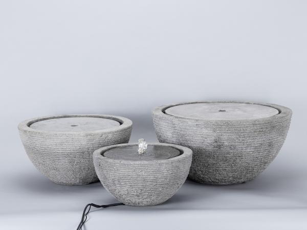 Brunnenschale Stone Lite "Betonoptik" geschichtet Wasserspiel mit Pumpe
!! Aktionsartikel- Kein Umtausch / Rückgabe möglich !! D60 H30cm