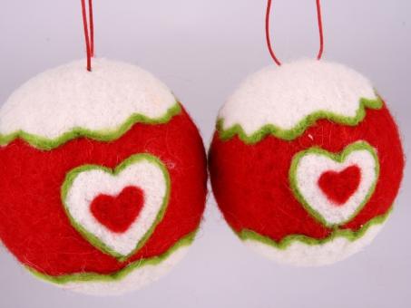 Kugel Wolle Herzmotiv D8cm