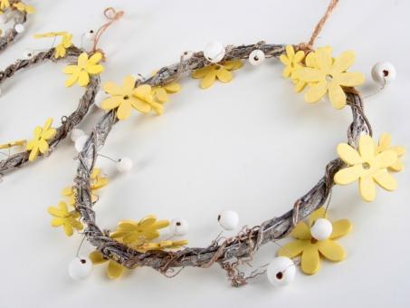 Ring Rebe m Holzblüten-Holzperlen
!! Aktionsartikel- Kein Umtausch / Rückgabe möglich !! D14cm