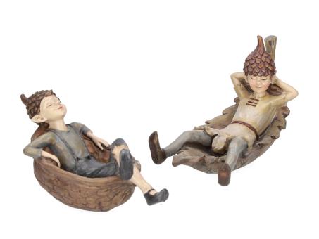 Waldkinder in Blatt liegend 2Mod  B17 T8-9 H9-11cm